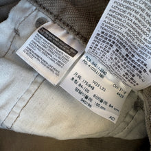 Load image into Gallery viewer, Levi’s 511 Cords W33 L32