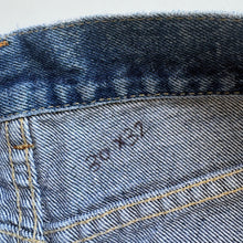 Load image into Gallery viewer, 90s Lee Jeans W30 L32