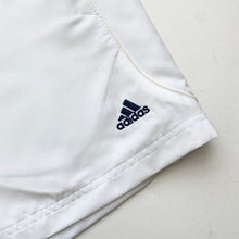 Load image into Gallery viewer, 00s Adidas Shorts (M)