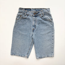 Load image into Gallery viewer, 90s Levi’s 550 Denim Shorts W26