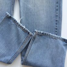 Load image into Gallery viewer, Levi’s 505 Jeans W34 L34