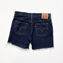 Load image into Gallery viewer, Women’s Levi’s Denim Shorts W27