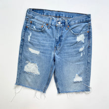 Load image into Gallery viewer, Levi’s 511 Deim Shorts W32