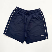 Load image into Gallery viewer, 00s Umbro Shorts (S)