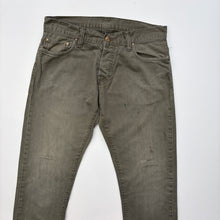 Load image into Gallery viewer, Distressed Carhartt Jeans W32 L32