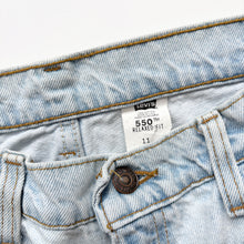 Load image into Gallery viewer, 90s Levi’s Denim Shorts W28