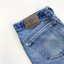 Load image into Gallery viewer, Distressed Wrangler Jeans W30 L30
