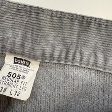 Load image into Gallery viewer, 90s Levi’s 505 Cords W38 L32
