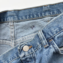 Load image into Gallery viewer, 90s Wrangler Denim Shorts W34