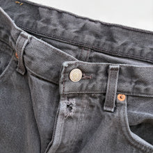 Load image into Gallery viewer, 90s Levi’s Jeans W28 L30