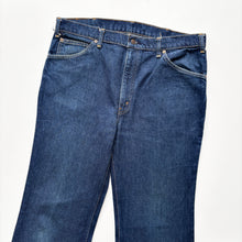 Load image into Gallery viewer, 90s Levi’s Jeans W38 L32