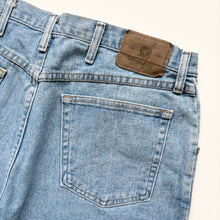 Load image into Gallery viewer, Wrangler Denim Shorts W36