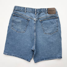 Load image into Gallery viewer, 90s Wrangler Denim Shorts W34