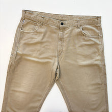 Load image into Gallery viewer, Carhartt Jeans W42 L30