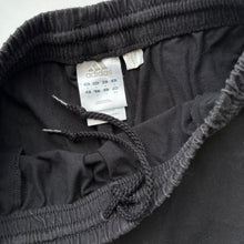 Load image into Gallery viewer, 00s Adidas Shorts (M)