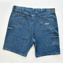 Load image into Gallery viewer, BNWT Wrangler Carpenter Shorts W42
