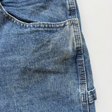 Load image into Gallery viewer, Wrangler Carpenter Shorts W40