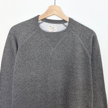 Load image into Gallery viewer, Champion Sweatshirt (M)