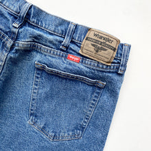 Load image into Gallery viewer, Wrangler Denim Shorts W38