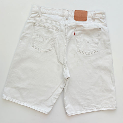 90s Levi’s 560 Denim Shorts W38