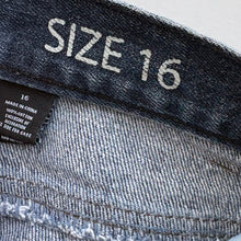 Load image into Gallery viewer, Women’s Dickies Jeans W28 L30