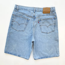 Load image into Gallery viewer, 90s Levi’s 505 Denim Shorts W38