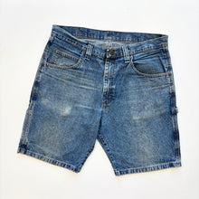 Load image into Gallery viewer, Wrangler Carpenter Jorts W34
