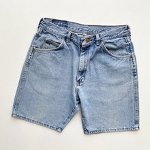 Load image into Gallery viewer, 90s Wrangler Denim Shorts W30