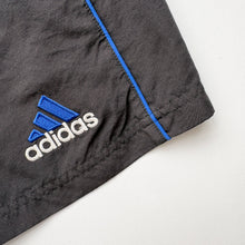 Load image into Gallery viewer, 00s Adidas Shorts (M)