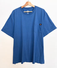 Load image into Gallery viewer, Dickies T-shirt (2XL)