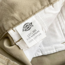 Load image into Gallery viewer, Dickies Shorts W28