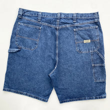 Load image into Gallery viewer, Wrangler Carpenter Shorts W44