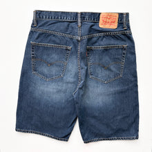 Load image into Gallery viewer, Levi’s 569 Shorts W34