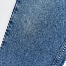 Load image into Gallery viewer, Carhartt Jeans W40 L34