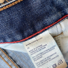 Load image into Gallery viewer, Tommy Hilfiger Jeans W30 L30