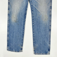Load image into Gallery viewer, Distressed Wrangler Jeans W29 L32
