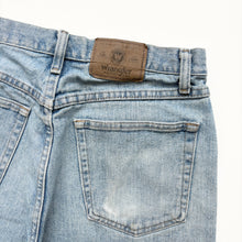 Load image into Gallery viewer, 90s Wrangler Denim Shorts W33
