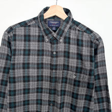 Load image into Gallery viewer, Flannel Shirt (L)