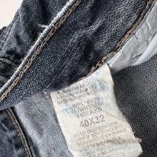 Load image into Gallery viewer, Wrangler Carpenter Jeans W40 L32