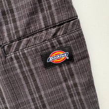 Load image into Gallery viewer, Dickies Shorts W38