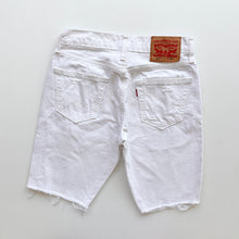 Load image into Gallery viewer, Levi’s 511 Shorts W29