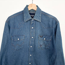 Load image into Gallery viewer, 90s Wrangler Denim Western Shirt (M)