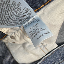 Load image into Gallery viewer, Levi’s 550 Jeans W44 L29