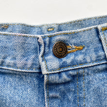 Load image into Gallery viewer, Women’s 90s Lee Denim Shorts W28