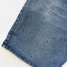 Load image into Gallery viewer, Wrangler Denim Shorts W38