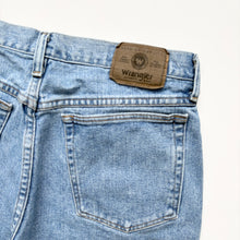 Load image into Gallery viewer, 90s Wrangler Denim Shorts W32