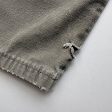 Load image into Gallery viewer, Wrangler Cargo Jeans W31 L32