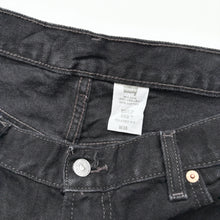 Load image into Gallery viewer, Levis 550 Denim Shorts W36