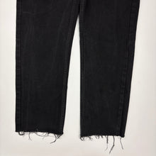 Load image into Gallery viewer, Levi’s 505 Jeans W34 L28