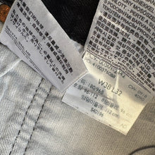 Load image into Gallery viewer, Levi’s 501 W38 L32